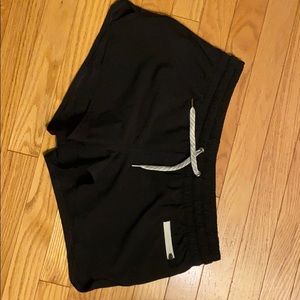 Black Vuori Clementine shorts